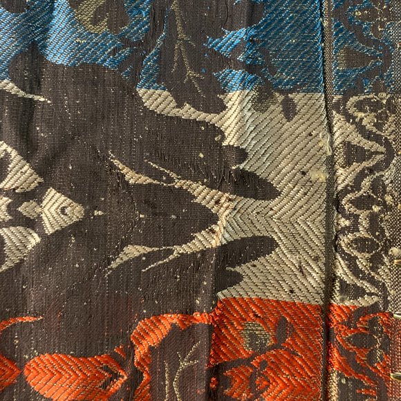 Lustrous Vintage Damask Tablecloth/Accent Fabric - Picture 16 of 16